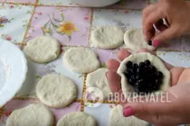 Вареники з чорницею на парі - Крок 6 Вареники з чорницею на парі - Крок 6