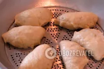 Вареники з чорницею на парі - Крок 7 Вареники з чорницею на парі - Крок 7