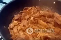 Смажена яловичина з цибулею на сковороді - Крок 7 Смажена яловичина з цибулею на сковороді - Крок 7