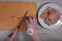Тушкована курка в сметані з часником - Крок 1 Тушкована курка в сметані з часником - Крок 1
