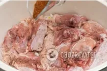 Тушеная курица с яблоками и луком - Шаг 2 Тушеная курица с яблоками и луком - Шаг 2