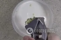 Тушкована курка в сметані з часником - Крок 2 Тушкована курка в сметані з часником - Крок 2