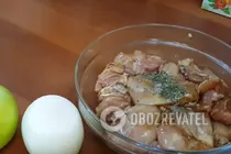 Тушеная курица с яблоками - Шаг 3 Тушеная курица с яблоками - Шаг 3