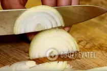 Тушеная курица с яблоками и луком - Шаг 4 Тушеная курица с яблоками и луком - Шаг 4