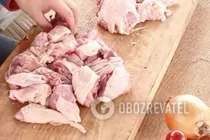 Курица, тушеная в томатном соусе с помидорами - Шаг 1 Курица, тушеная в томатном соусе с помидорами - Шаг 1