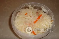 Курица, тушеная с квашеной капустой - Шаг 1 Курица, тушеная с квашеной капустой - Шаг 1