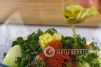 Курица в тесте с сыром и ветчиной - Шаг 2 Курица в тесте с сыром и ветчиной - Шаг 2