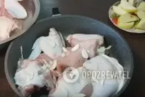 Тушеная курица в собственном соку с яблоком - Шаг 3 Тушеная курица в собственном соку с яблоком - Шаг 3
