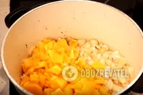 Курка, тушкована з грибами та овочами - Крок 5 Курка, тушкована з грибами та овочами - Крок 5