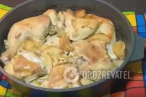 Тушеная курица в собственном соку с яблоком - Шаг 6 Тушеная курица в собственном соку с яблоком - Шаг 6