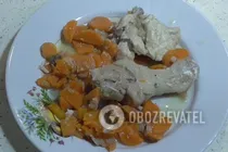 Тушкована курка з морквою та яблуком - Крок 10 Тушкована курка з морквою та яблуком - Крок 10