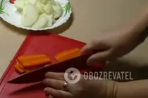 Тушкована курка в сметані з морковою - Крок 2 Тушкована курка в сметані з морковою - Крок 2