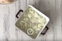 Тушеная курица в сметане с чесноком и луком - Шаг 2 Тушеная курица в сметане с чесноком и луком - Шаг 2