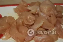 Тушкована курка в молоці з картоплею - Крок 2 Тушкована курка в молоці з картоплею - Крок 2