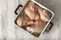 Тушеная курица в сметане с чесноком и луком - Шаг 3 Тушеная курица в сметане с чесноком и луком - Шаг 3