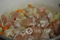 Тушкована курка в молоці з картоплею - Крок 3 Тушкована курка в молоці з картоплею - Крок 3