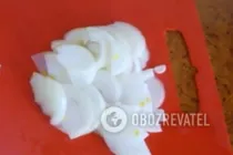 Жареное куриное филе в соевом соусе - Шаг 1 Жареное куриное филе в соевом соусе - Шаг 1