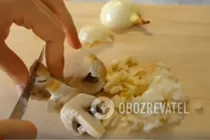 Смажена курка з печерицями - Крок 3 Смажена курка з печерицями - Крок 3