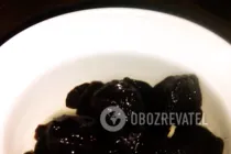 Качка, фарширована рисом і чорносливом - Крок 1 Качка, фарширована рисом і чорносливом - Крок 1