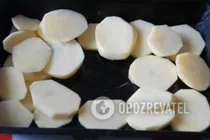 Курица на бутылке со сметаной и овощами - Шаг 3 Курица на бутылке со сметаной и овощами - Шаг 3