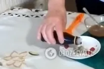 Курица, фаршированная черносливом и яблоками - Шаг 2 Курица, фаршированная черносливом и яблоками - Шаг 2