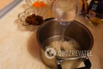 Курка, фарширована рисом і сухофруктами - Крок 1 Курка, фарширована рисом і сухофруктами - Крок 1