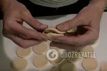 Вареники с грибами и сыром - Шаг 9 Вареники с грибами и сыром - Шаг 9
