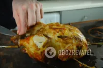 Курица гриль на вертеле в духовке - Шаг 10 Курица гриль на вертеле в духовке - Шаг 10