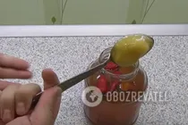 Настоянка на перці з медом - Крок 4 Настоянка на перці з медом - Крок 4