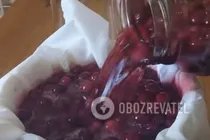 Наливка із журавлини - Крок 4 Наливка із журавлини - Крок 4