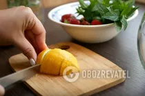 Клубничный лимонад с лимоном - Шаг 2 Клубничный лимонад с лимоном - Шаг 2