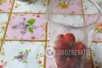 Полуничний коктейль із морозивом - Крок 2 Полуничний коктейль із морозивом - Крок 2