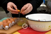 Яєчний лікер із вершками і згущеним молоком - Крок 1 Яєчний лікер із вершками і згущеним молоком - Крок 1