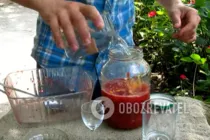 Клубничный ликер с лимонным соком - Шаг 4 Клубничный ликер с лимонным соком - Шаг 4