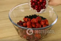 Глинтвейн с клюквой и клубникой - Шаг 4 Глинтвейн с клюквой и клубникой - Шаг 4