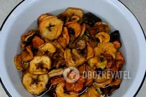 Узвар з медом і чорносливом - Крок 1 Узвар з медом і чорносливом - Крок 1