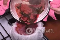 Малиновий лікер з вишневим листям - Крок 4 Малиновий лікер з вишневим листям - Крок 4