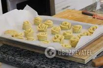 Сирні троянди на жовтках - Крок 11 Сирні троянди на жовтках - Крок 11