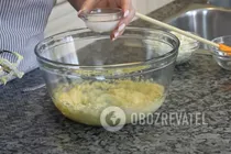 Сирні троянди на жовтках - Крок 3 Сирні троянди на жовтках - Крок 3
