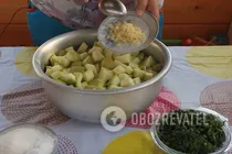 Мариновані кабачки на зиму із зеленню - Крок 2 Мариновані кабачки на зиму із зеленню - Крок 2