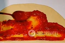 Кальцоне з ковбасою і печерицями - Крок 4 Кальцоне з ковбасою і печерицями - Крок 4