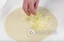 Кальцоне з сосисками - Крок 4 Кальцоне з сосисками - Крок 4