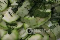 Маринованные кабачки с горчицей и чесноком - Шаг 2 Маринованные кабачки с горчицей и чесноком - Шаг 2