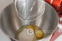 Бісквітний рулет на сметані - Крок 1 Бісквітний рулет на сметані - Крок 1