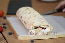Меренговий рулет із ягодами - Крок 11 Меренговий рулет із ягодами - Крок 11