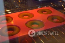 Шоколадные пончики в духовке - Шаг 5 Шоколадные пончики в духовке - Шаг 5