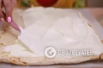 Меренговый рулет с малиной и кокосом - Шаг 8 Меренговый рулет с малиной и кокосом - Шаг 8
