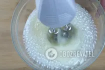 Меренговий рулет із малиною - Крок 2 Меренговий рулет із малиною - Крок 2