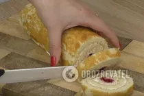 Простий рулет зі сметаною - Крок 10 Простий рулет зі сметаною - Крок 10