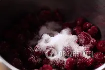 Шоколадний рулет із вишнею - Крок 1 Шоколадний рулет із вишнею - Крок 1